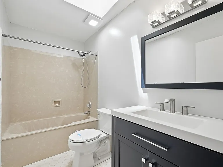 114 Gleneagles Dr — Photo 45
