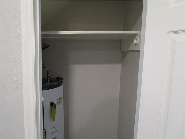 1235 Riverside Dr #F6 — Photo 17