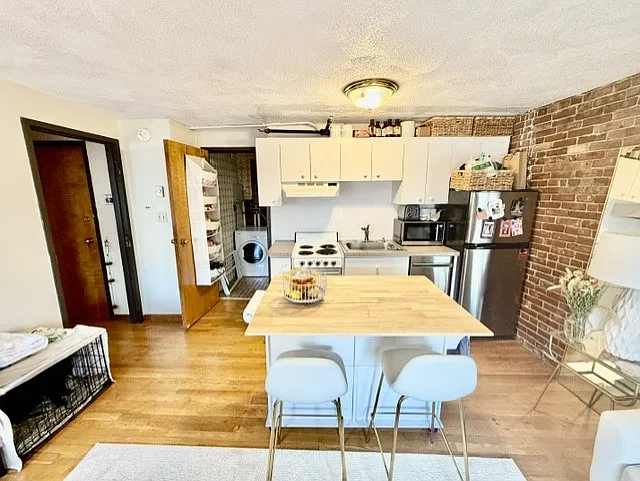 8 Harris St #4 — Photo 4
