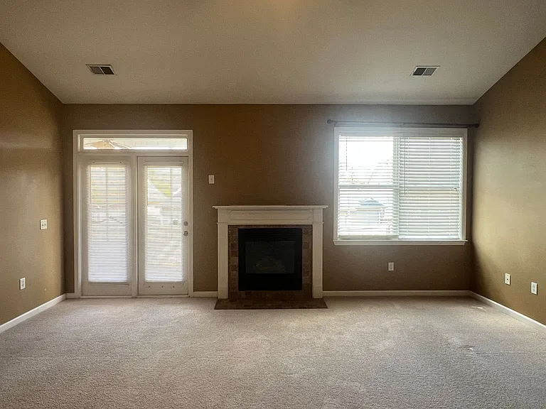 312 Hearthwood Dr — Photo 14