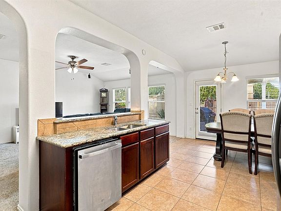 5th image of 100 Quarry Ln