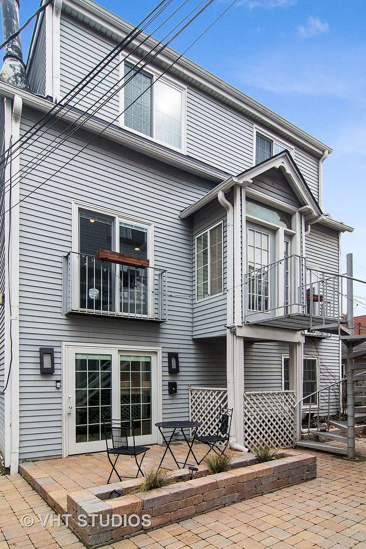 1232 W Nelson St #E photo 1