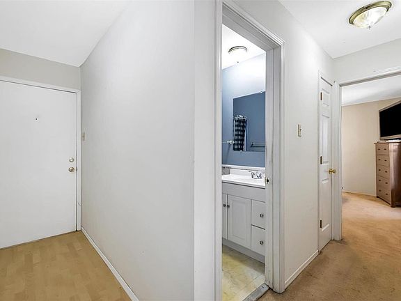 3rd image of 11910 Gravois Rd APT 3