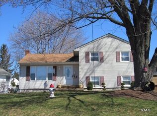 17 Clarkview Rd, New Windsor, NY 12553