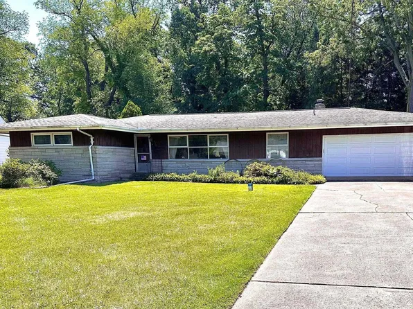 234 E Willow Dr, South Bend, IN 46637