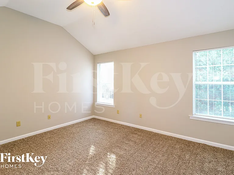 1411 Carlton Ridge Dr — Photo 12
