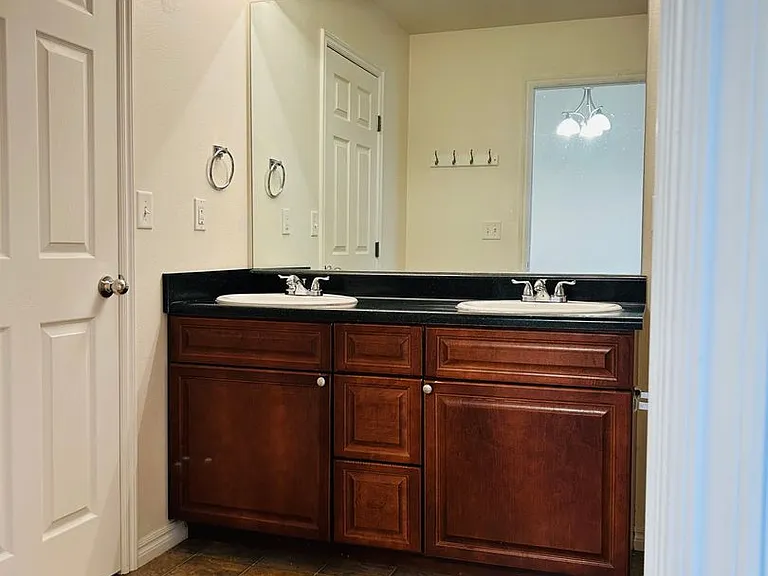 49 Fuller Cir — Photo 17