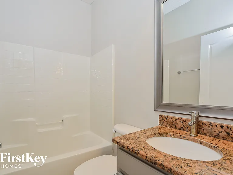 4810 Waterside Pointe Cir — Photo 13