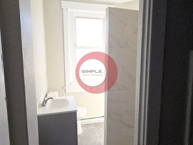 303 S 6th St #3 — Photo 6