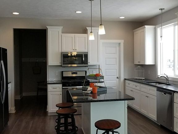 2nd image of 6547 Maria Dr
