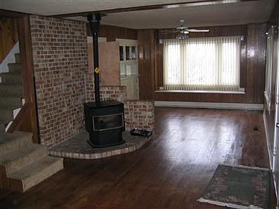 3rd image of 4502 S Park Ave
