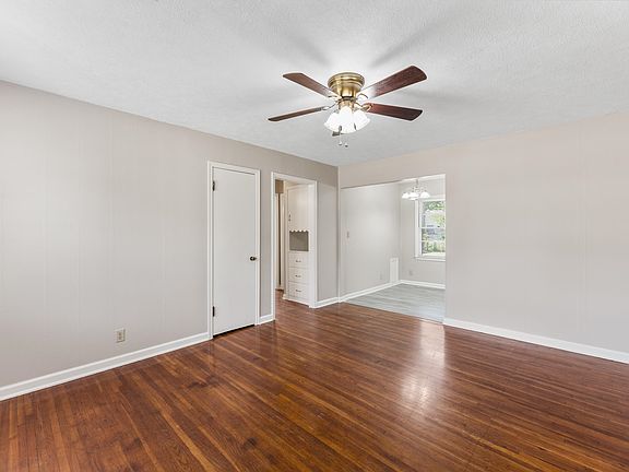 5th image of 627 S Barlow St