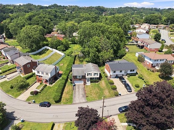 4th image of 167 Crescent Gardens Dr