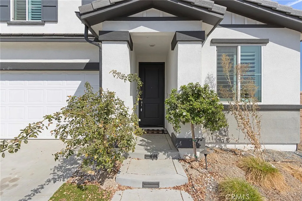 4 bed, 2178 sqft, $3,800 — Photo 4