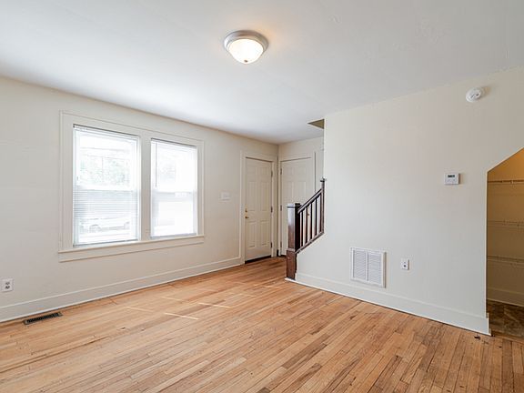 3rd image of 285 Old South High St