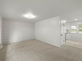 104 S J St, Indianola, IA 50125