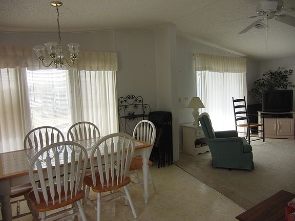 3rd image of 52 Jeffrey Dr
