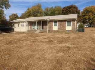 210 Howell Rd, Martin, TN 38237