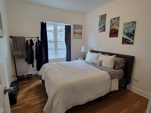 3rd image of 681 W Wrightwood Ave APT 1W