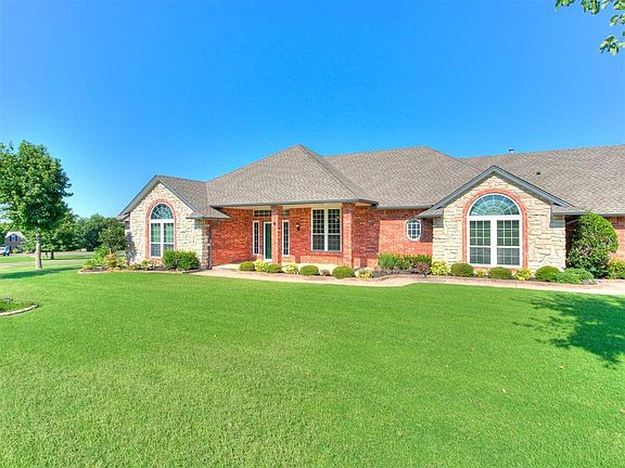 4th image of 212 E Ponderosa Dr