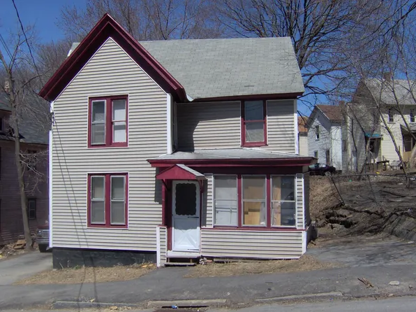 49 Burr St, Gloversville, NY 12078