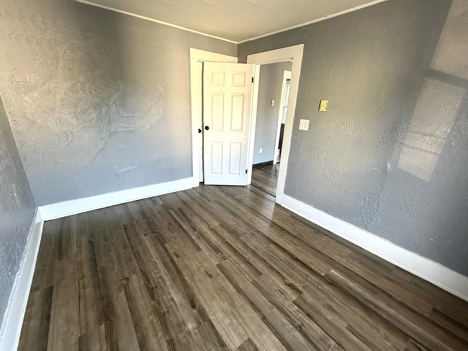2 bed, 750 sqft, $850 — Photo 2