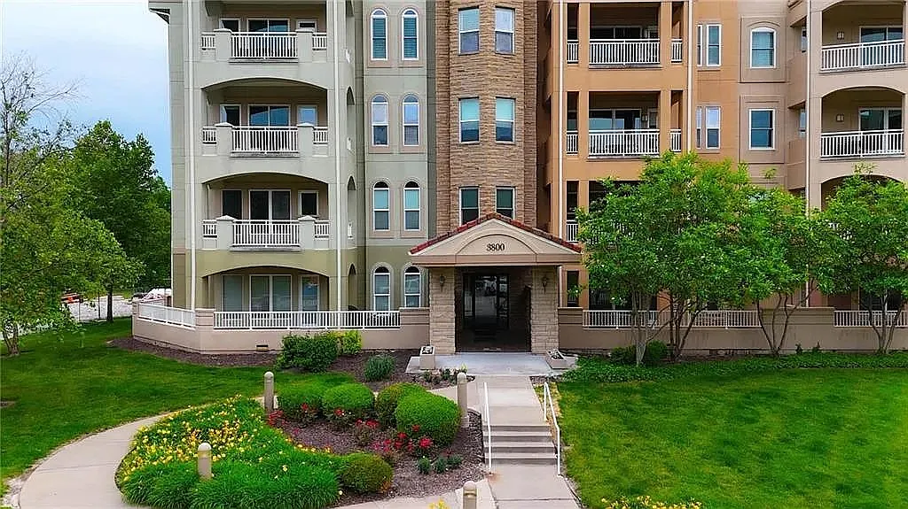 2 bed, 1731 sqft, $3,500 — Photo 2