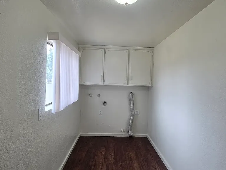 2513 S 10th St — Photo 24