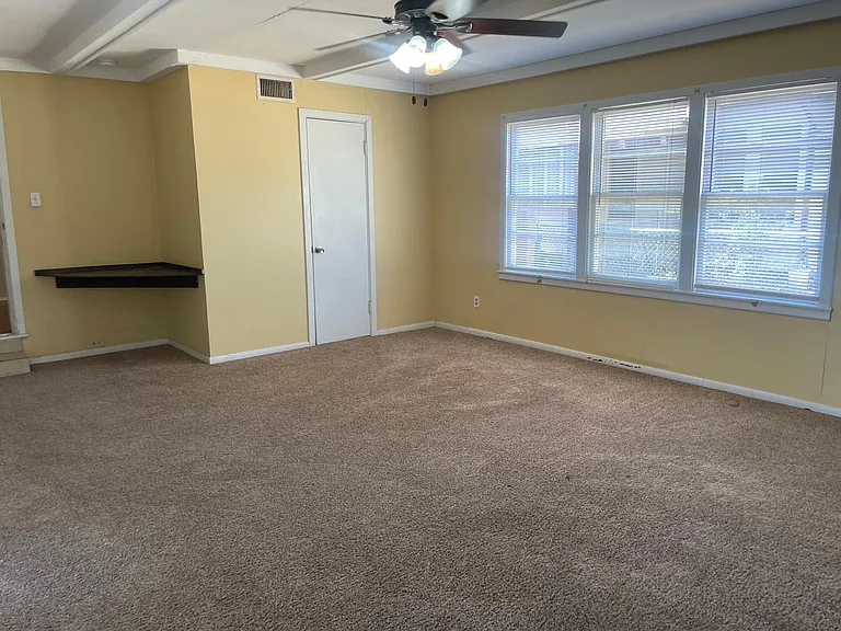 421 Kirkwood St — Photo 10