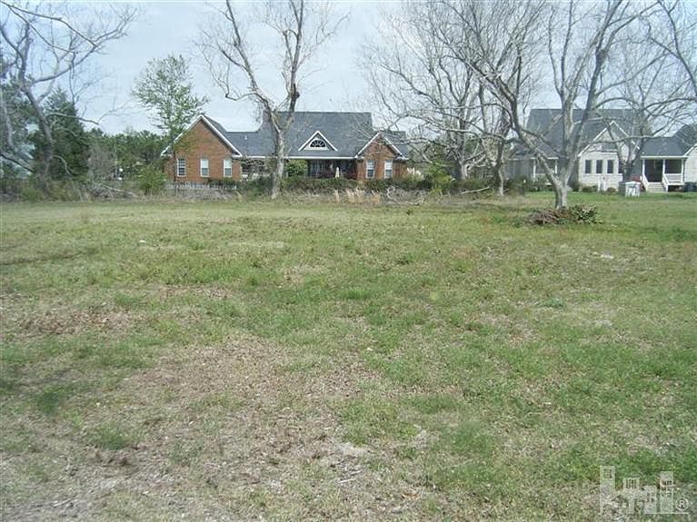 1st image of 3 Colonnade Drive