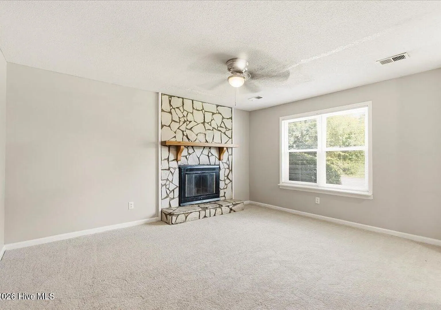 Welcome to Your Charming New Home! — Photo 3