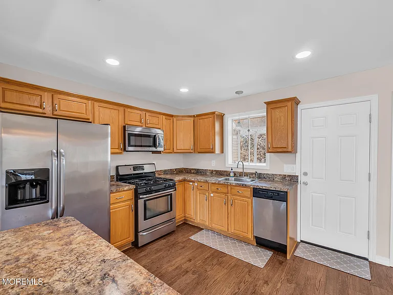 3118 Glasgow Ave — Photo 15
