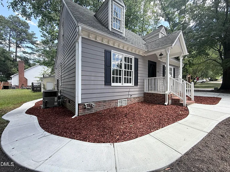 2900 Broadlands Dr — Photo 7