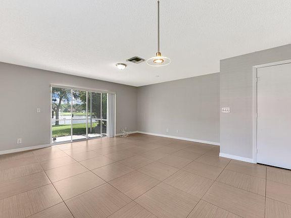 4th image of 9785 Kamena Cir