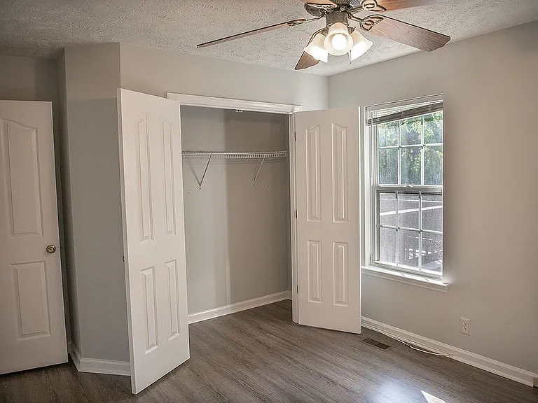 1012 Wismar Ct — Photo 8