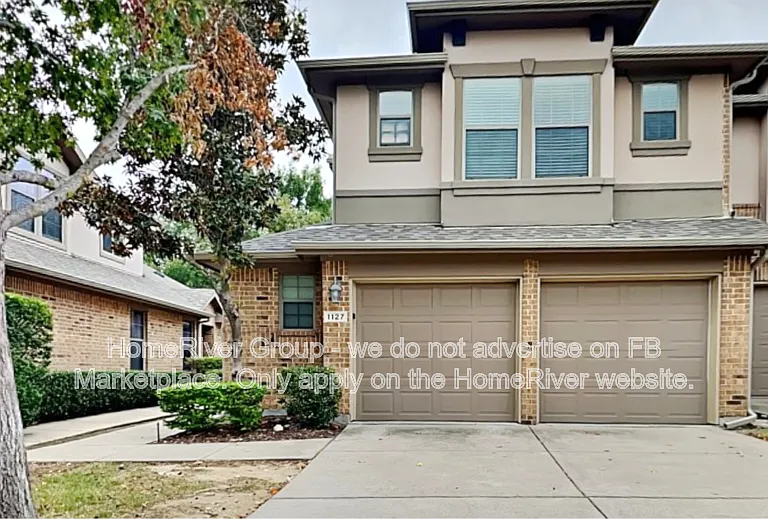 1127 Sophia St — Photo 1
