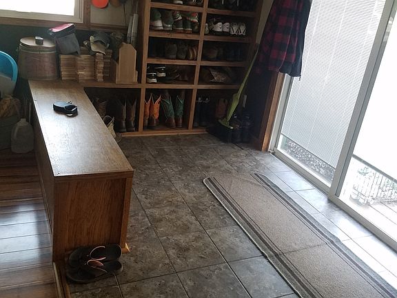 2nd image of 1518 W Salem Ave