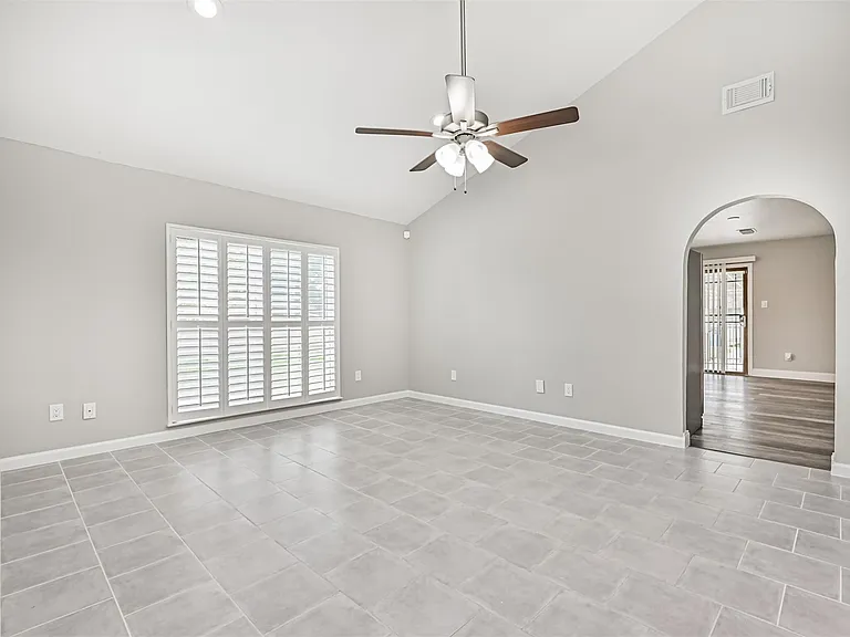 5220 Krueger Dr — Photo 22