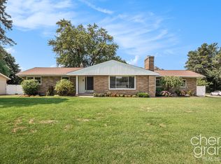 991 Maplerow Ave NW, Grand Rapids, MI 49534