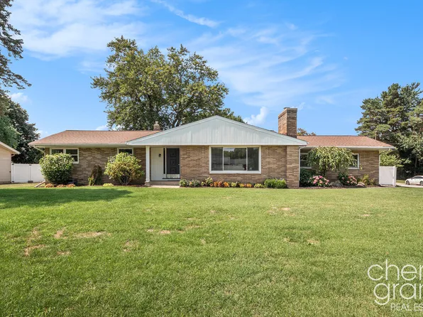 991 Maplerow Ave NW, Grand Rapids, MI 49534