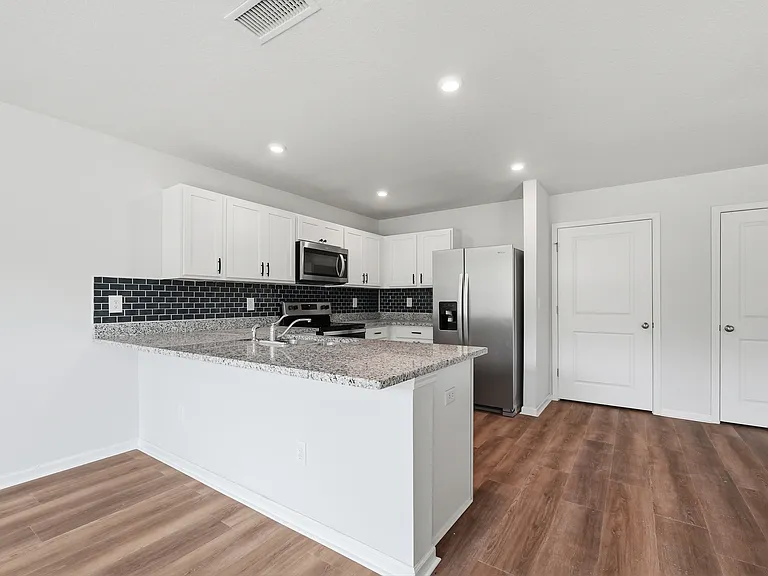 136 Pfitzer Ct — Photo 15