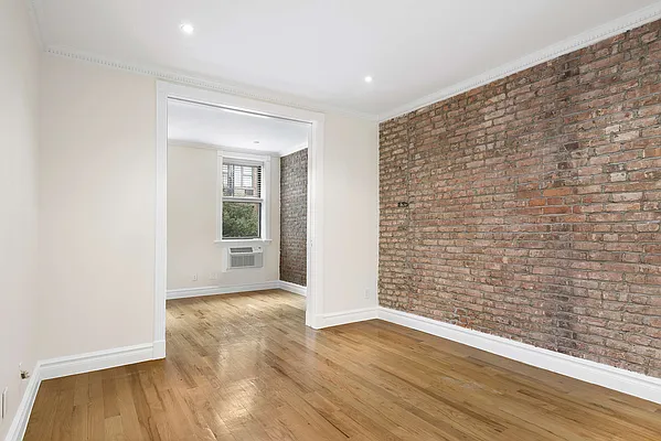 Rented by Cooper & Cooper Real Estate | media 9