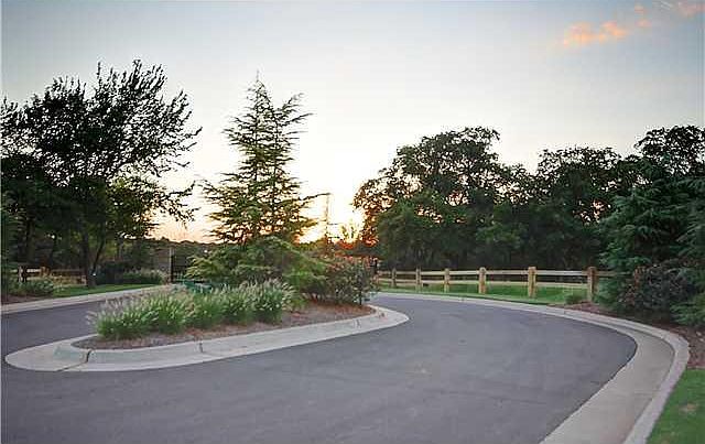 2nd image of 9217 Lake Way Run #18