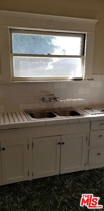 1 bed, 1.0 bath, 950 sqft, $2,275 — Photo 2