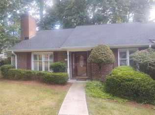 7 Brighton Pl, Greensboro, NC 27410
