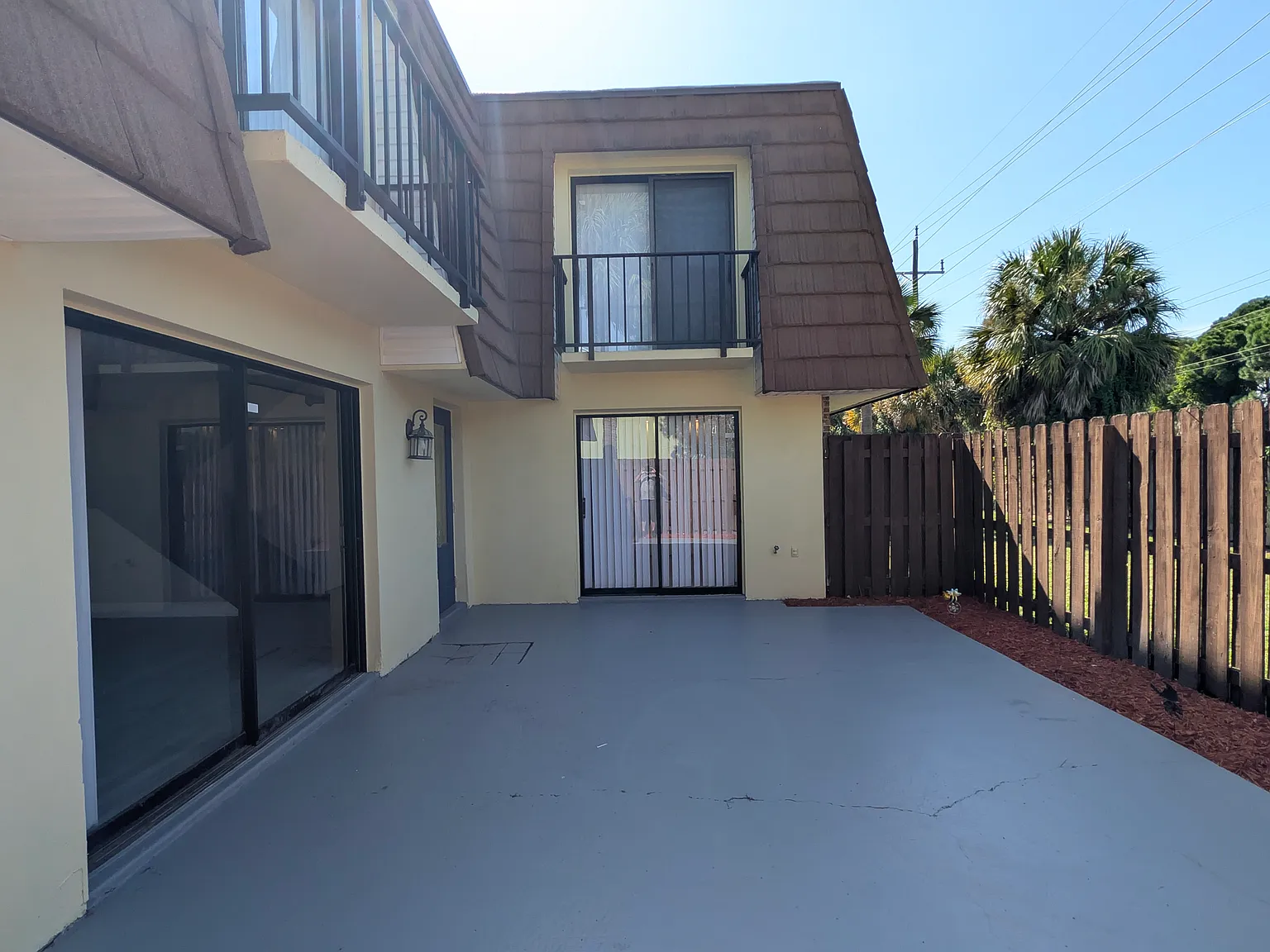 2 bed, 1.5 bath, 1236 sqft, $1,595 — Photo 2
