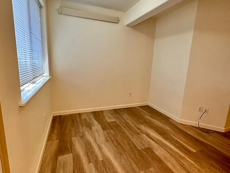 1565 NW Portland Ave — Photo 4