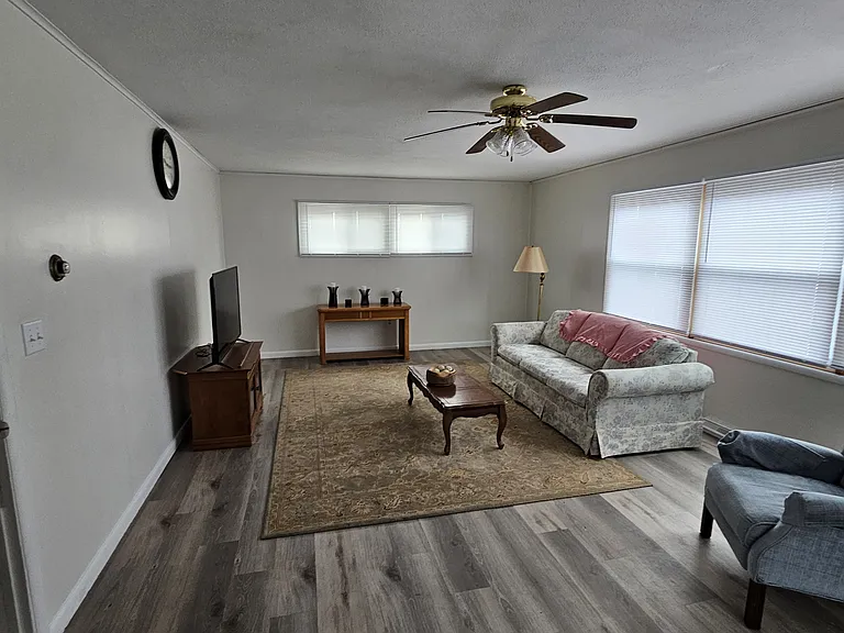 1010 S Marquette Rd — Photo 3