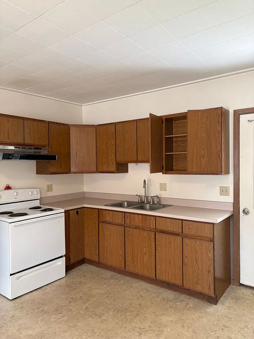 332 Cedar Street — Photo 4