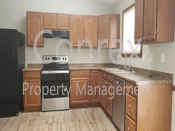 5th image of 609 Brookwood Dr